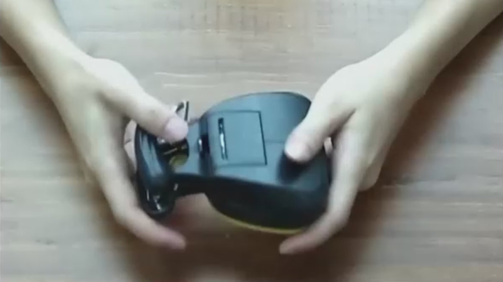 Portable No-Touch Pet Waste Scooper